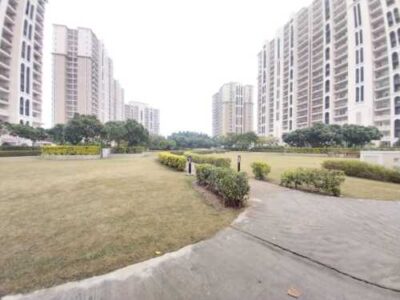 DLF New Town Heights